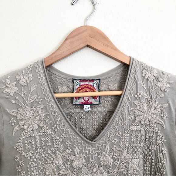 JOHNNY WAS Daniella Embroidered V Neck Tunic Top in Beige - Picture 4 of 9